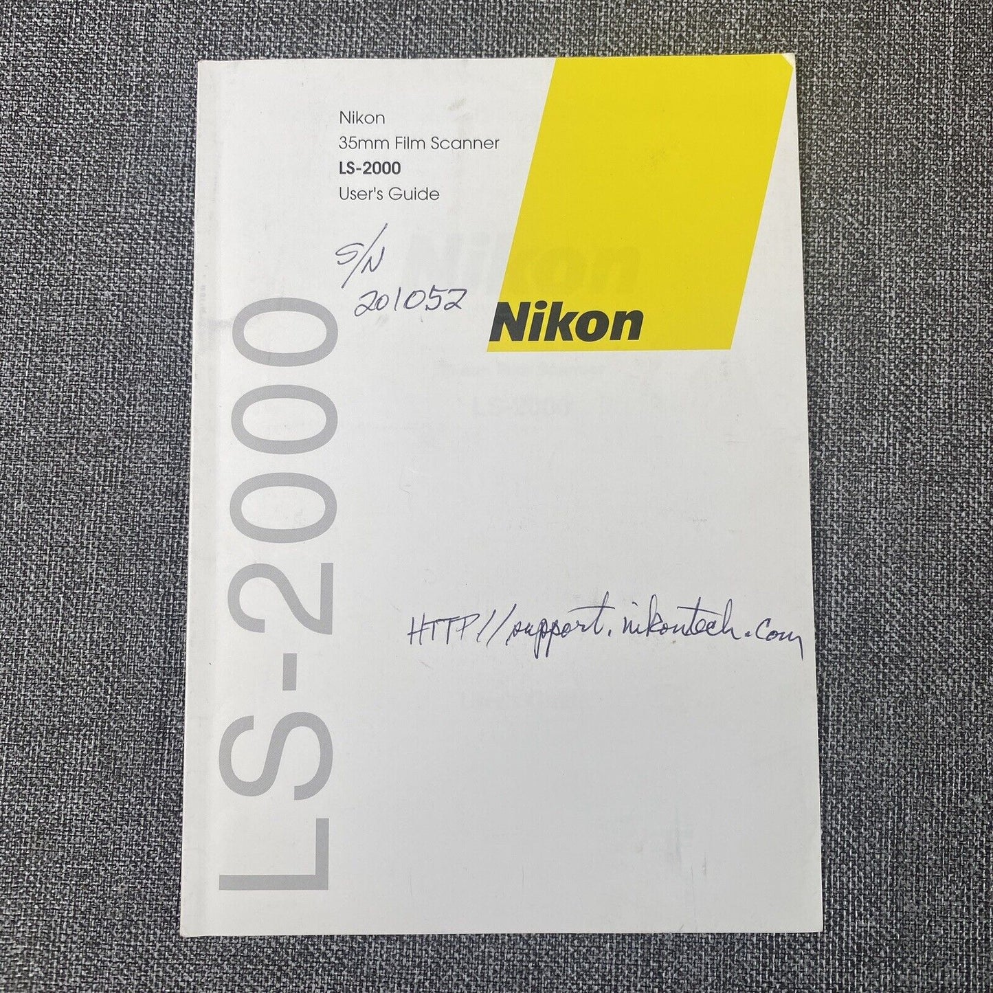 Nikon LS-2000 35mm Film Negative Scanner user's manual , 35 pages
