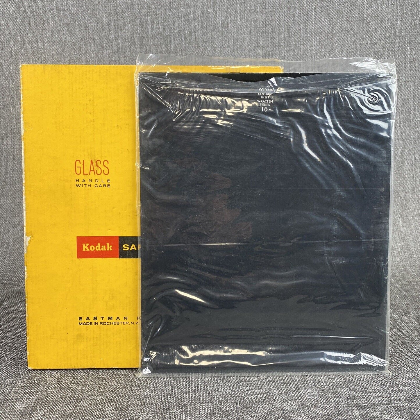 Kodak Darkroom Safelight Glass Filter 10x12 (25.4x30.5 cm) Wratten Series 10