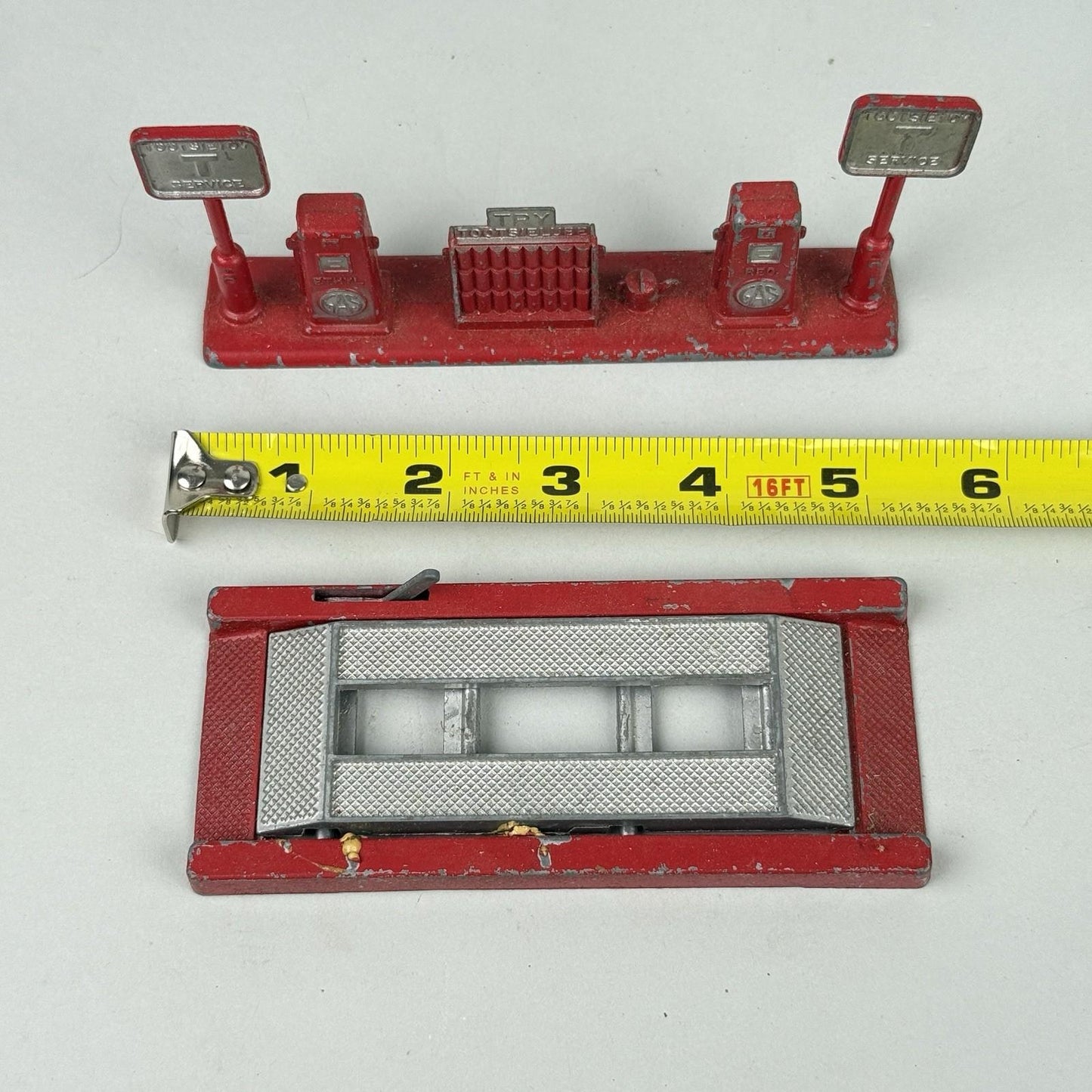 Vintage Tootsie Toy Service Station and Car Lift