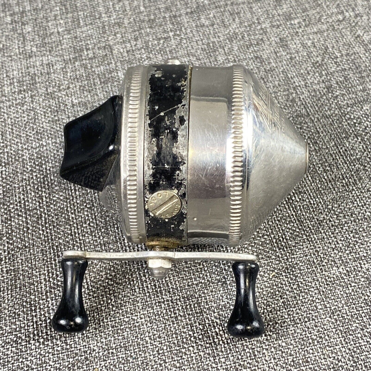 Vintage Silver ZEBCO "Spinner" Model 33 Spin Casting Fishing Reel Black Button