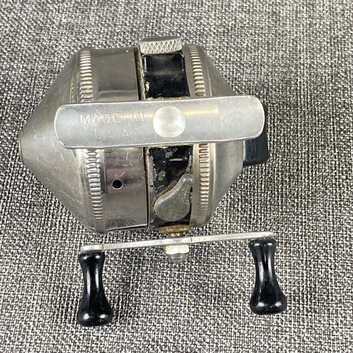 Vintage Silver ZEBCO "Spinner" Model 33 Spin Casting Fishing Reel Black Button