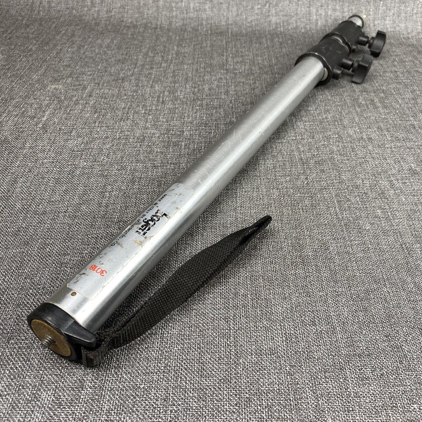 Bogen / Manfrotto 3018 Monopod / 27"-65" 3/8th (Silver)