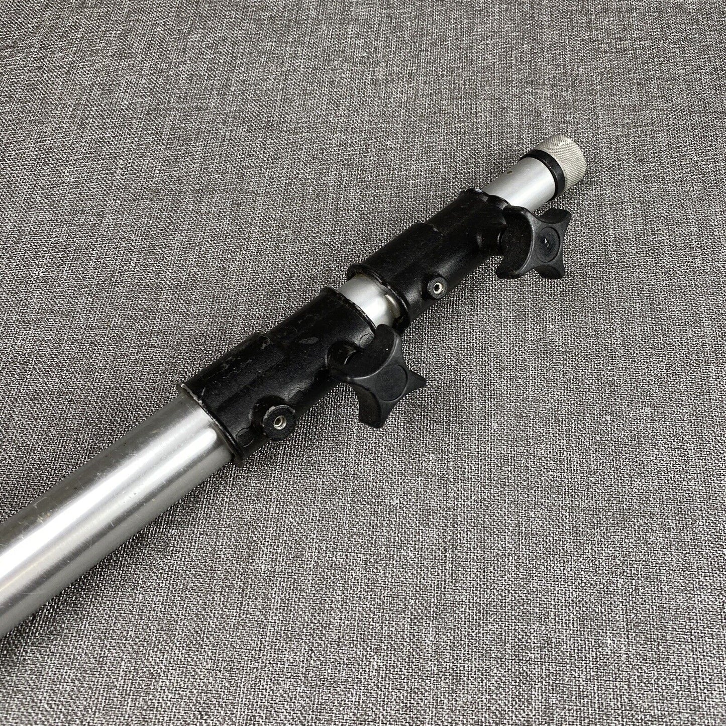 Bogen / Manfrotto 3018 Monopod / 27"-65" 3/8th (Silver)