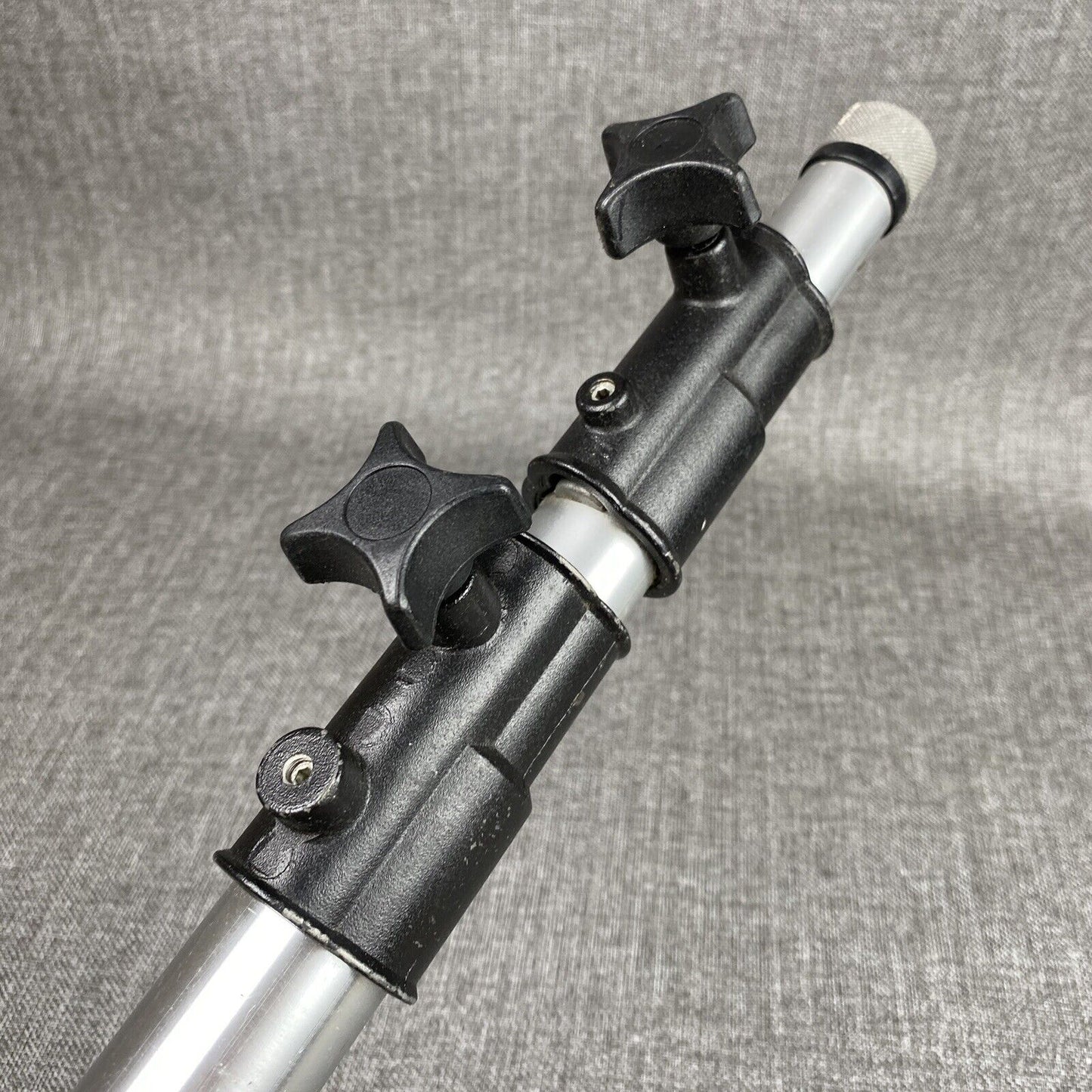 Bogen / Manfrotto 3018 Monopod / 27"-65" 3/8th (Silver)