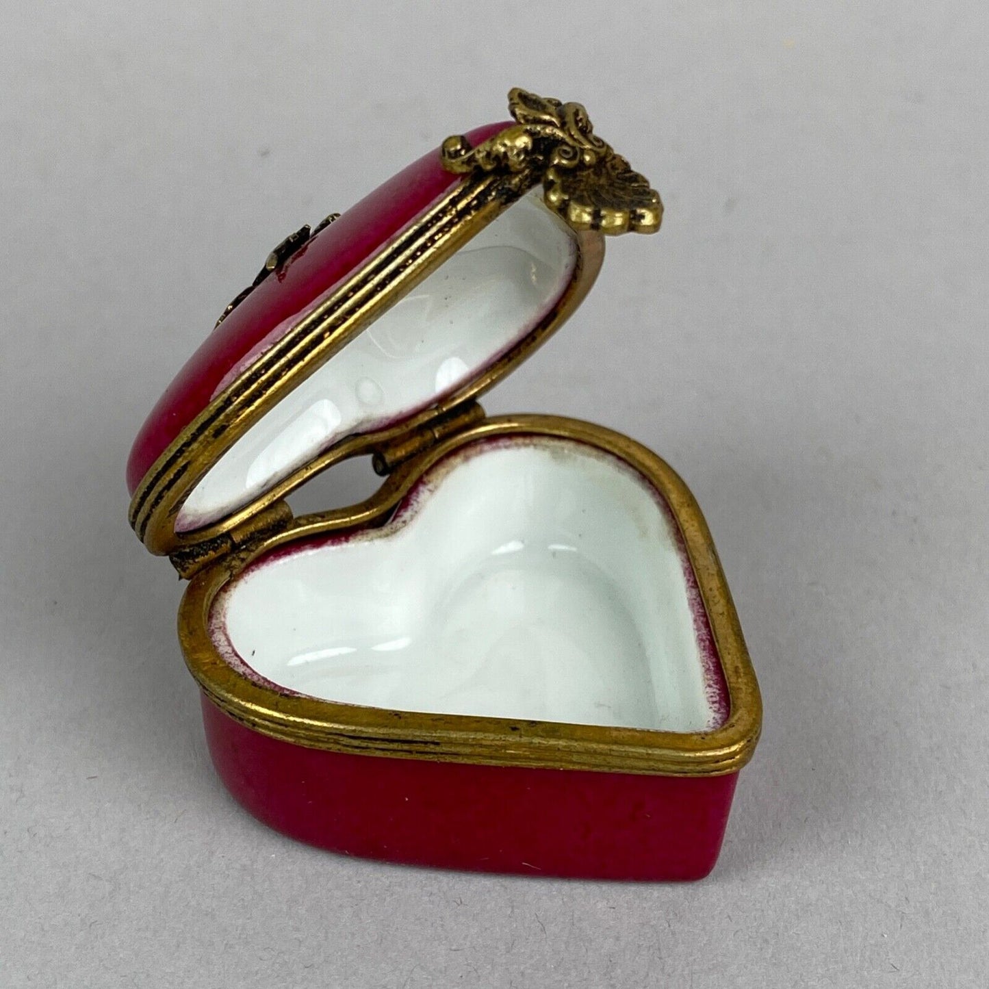 Porcelain Trinket Box Red and Gold Tone Butterfly ~2"