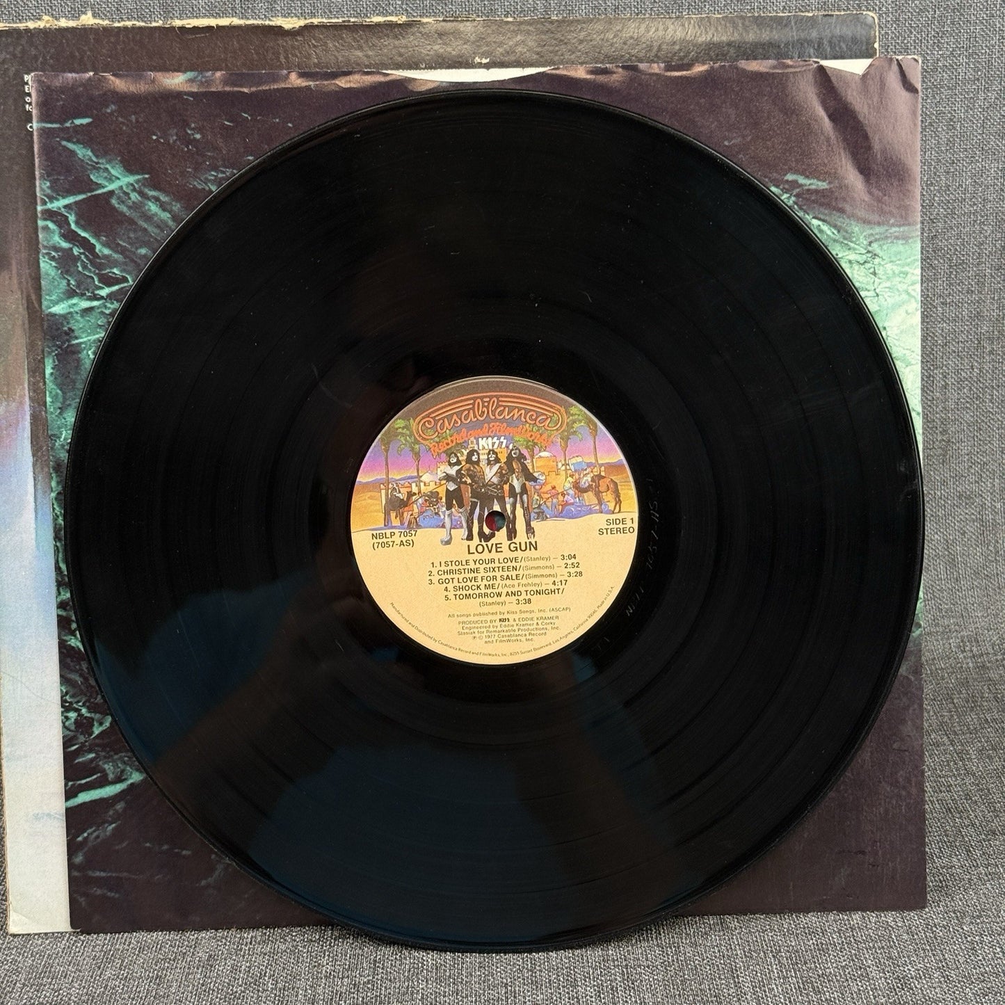 KISS LOVE GUN Casablanca 12" Vinyl Record LP 1977 - VERY GOOD