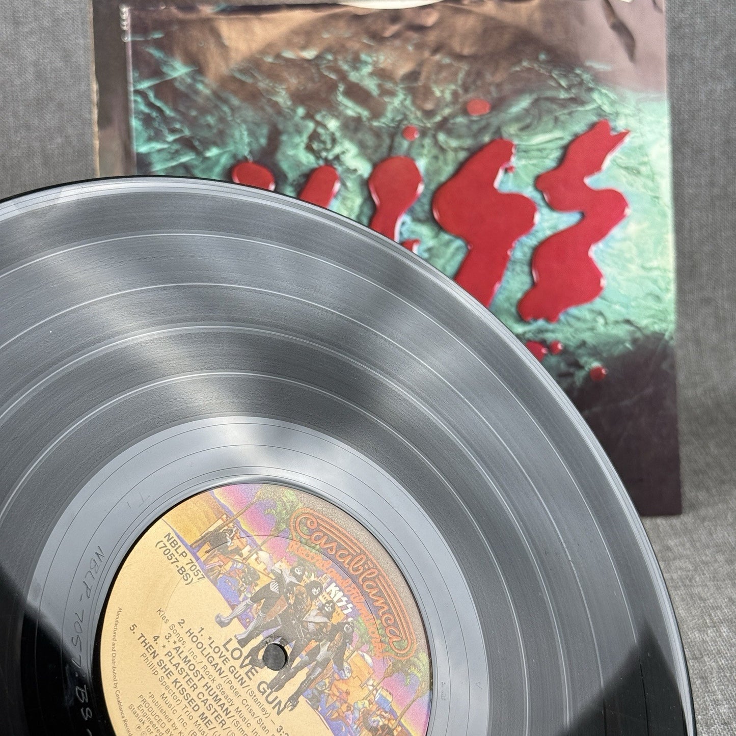 KISS LOVE GUN Casablanca 12" Vinyl Record LP 1977 - VERY GOOD
