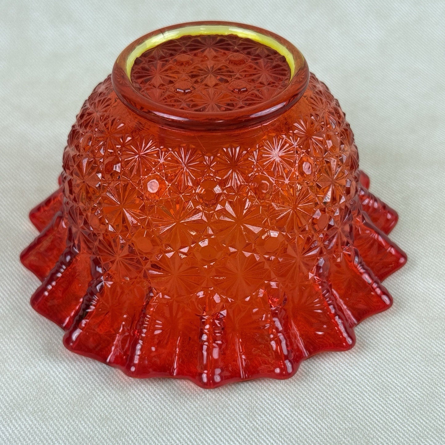 LE Smith Amberia Daisy and Button Ruffled Edge Candy Trinket Glass Bowl 6"
