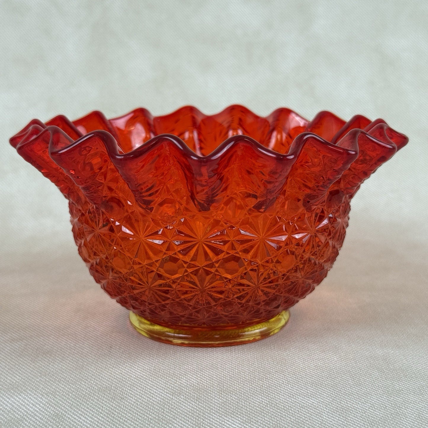 LE Smith Amberia Daisy and Button Ruffled Edge Candy Trinket Glass Bowl 6"