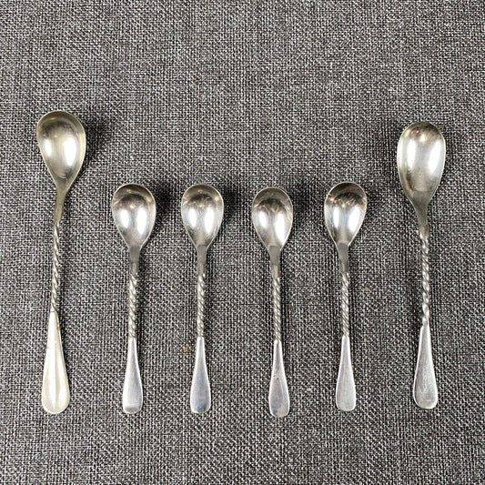 6 Vintage 1877 NF Co Spoons - 2 - 5 1/2 inch spoons, 4 - 4 inch spoons