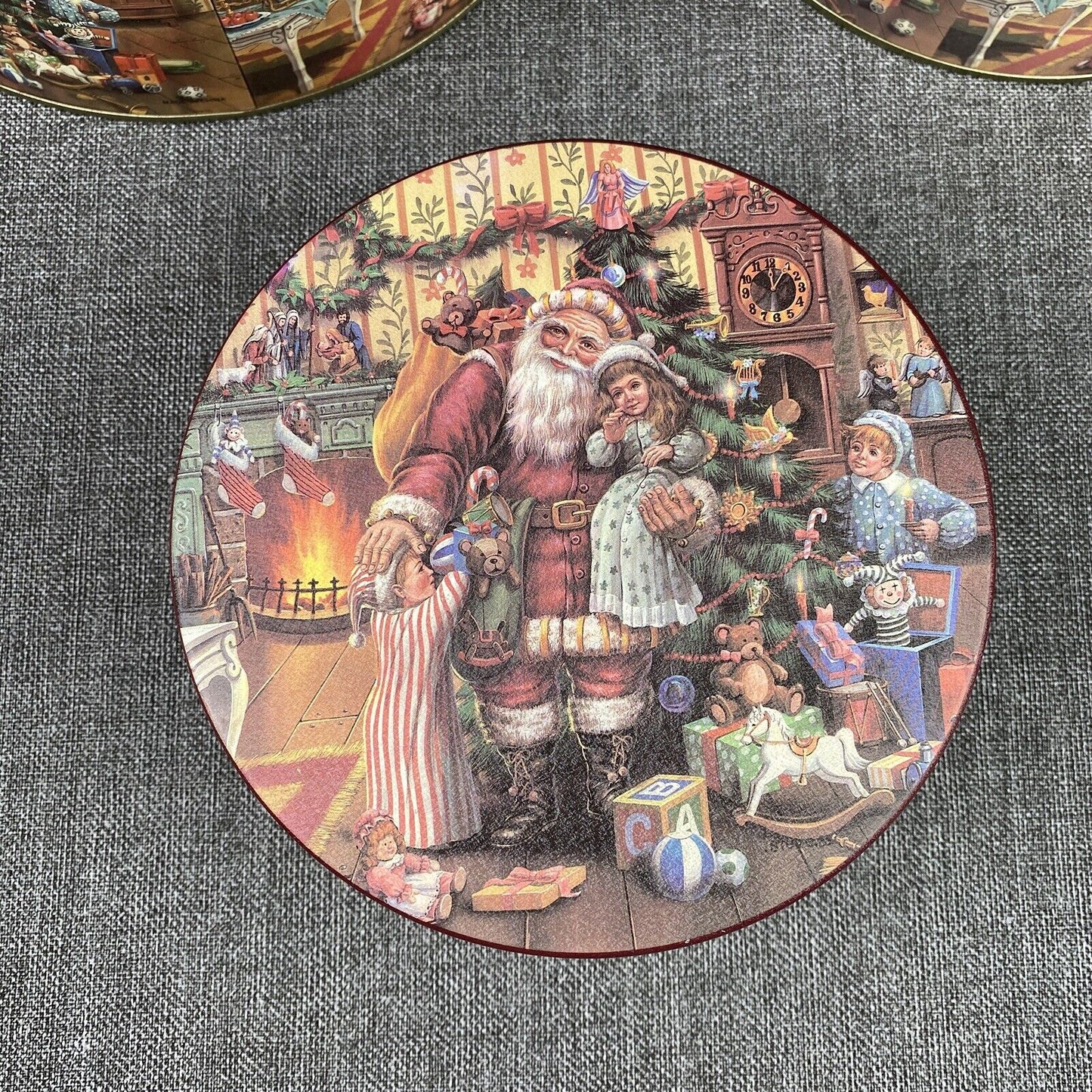 Unused Steve 88 Tin 3pc Canister Set Nested Christmas Scene Santa Presets Matted