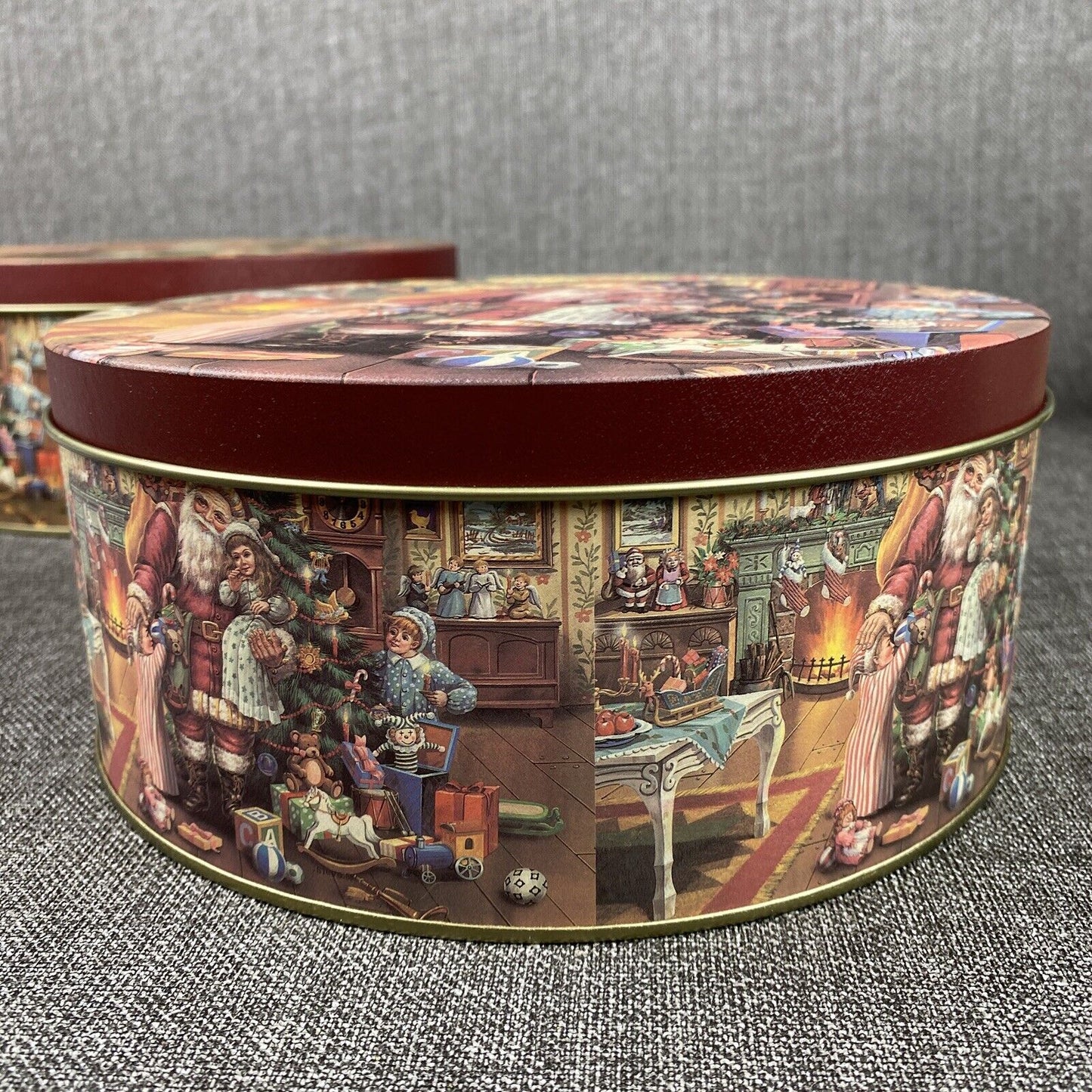 Unused Steve 88 Tin 3pc Canister Set Nested Christmas Scene Santa Presets Matted