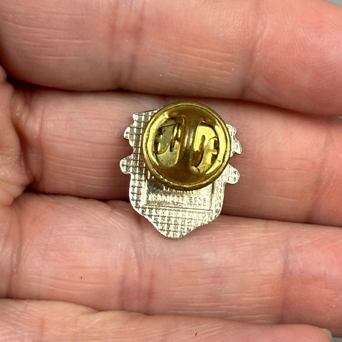 Vintage City of Winnipeg Canada Lapel Hat Pin