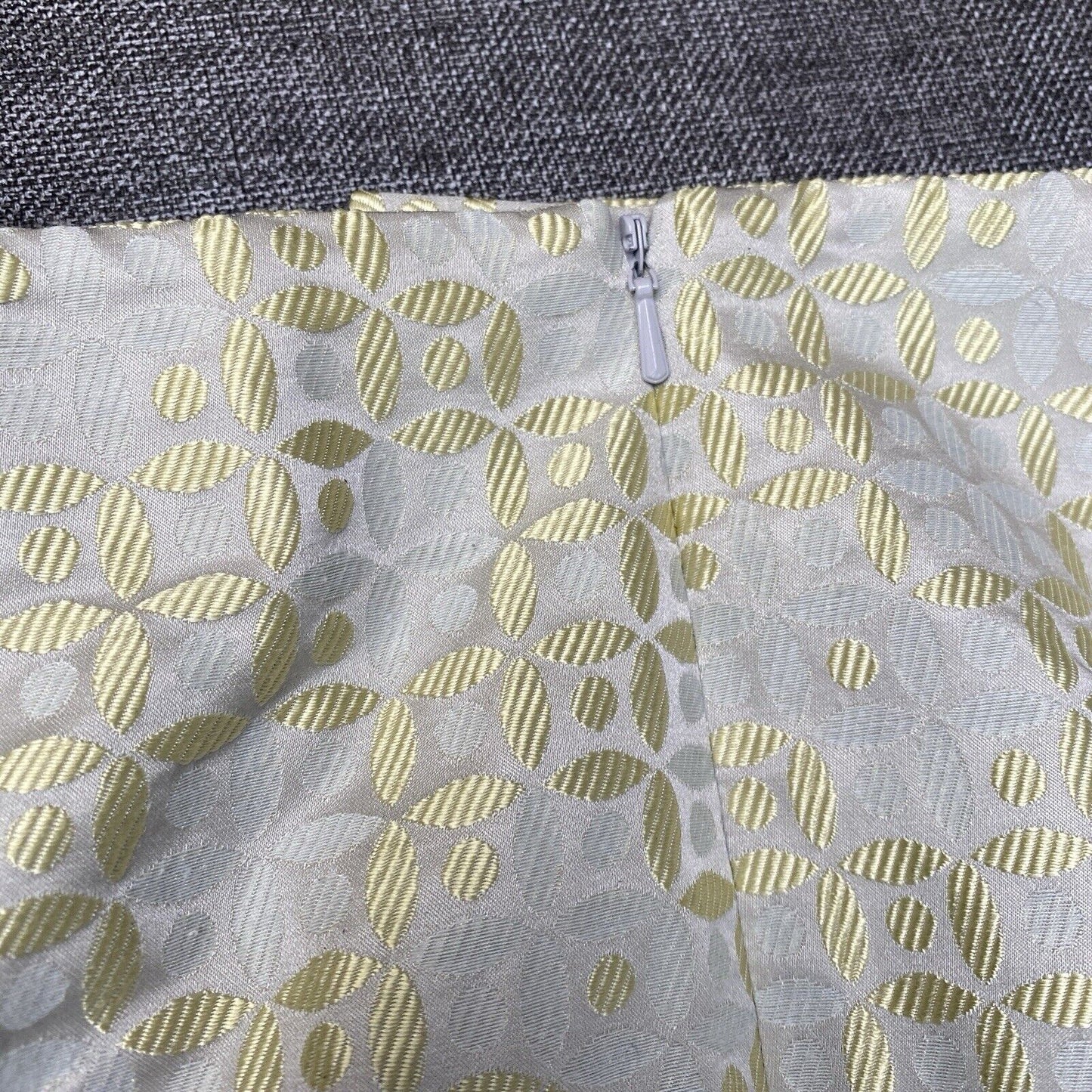 Sigrid Olsen Dress Pants Womens Size 6 Straight Leg Grey with Grey/Yellow Petals