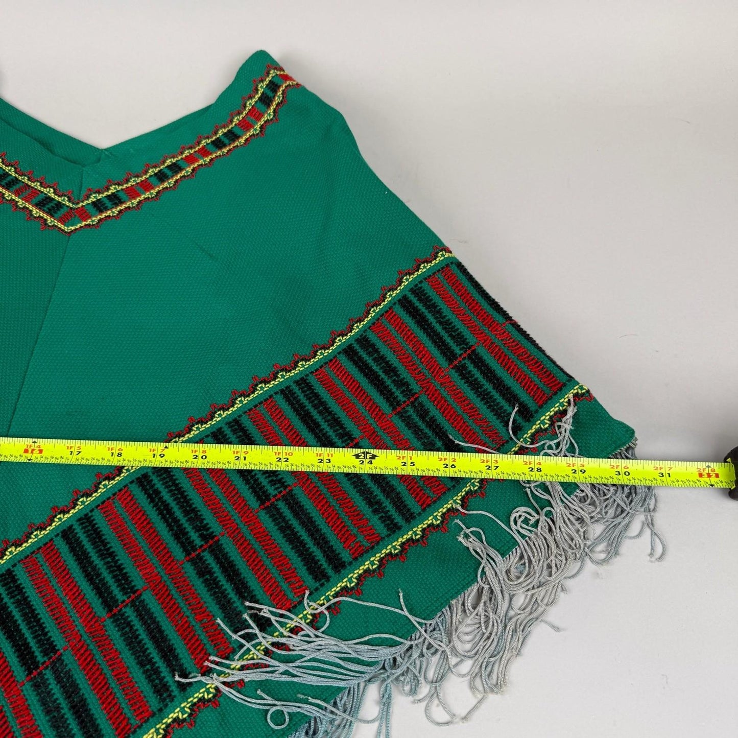 Vintage Southwestern Style Poncho Women OS Green Embroidered Fringe Cape