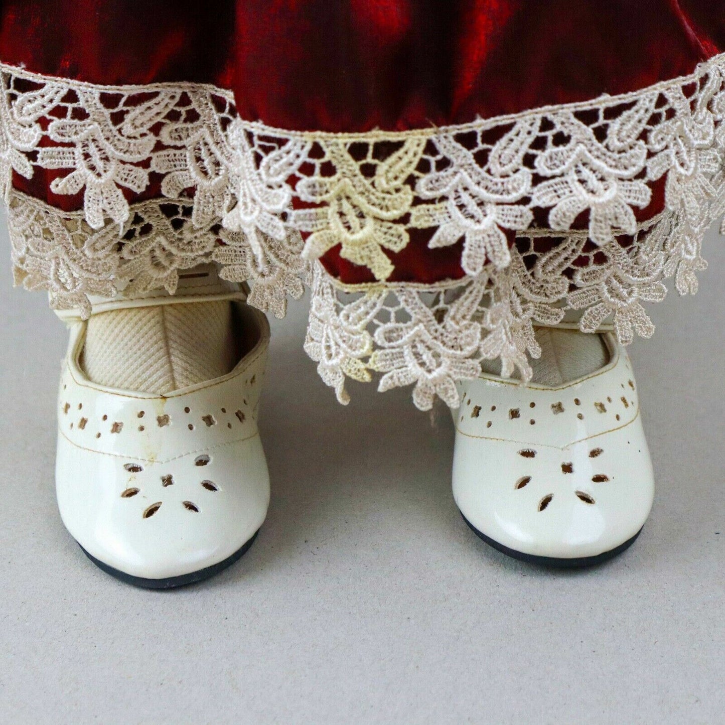 RARE - Dan Dee Collectible Bear with Dress and Hat 19" tall