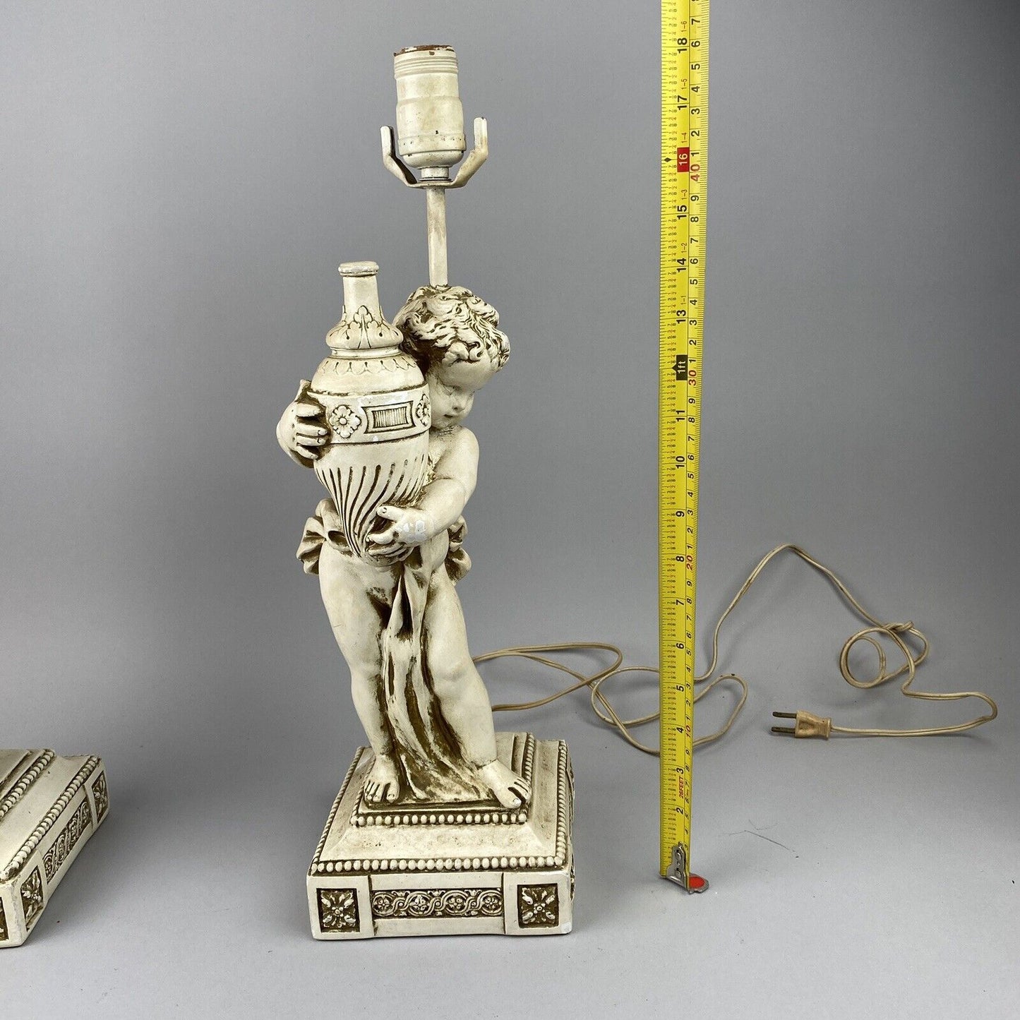 Vintage 1958 Quartite Creative Corporation Lamp Set 16" Tall