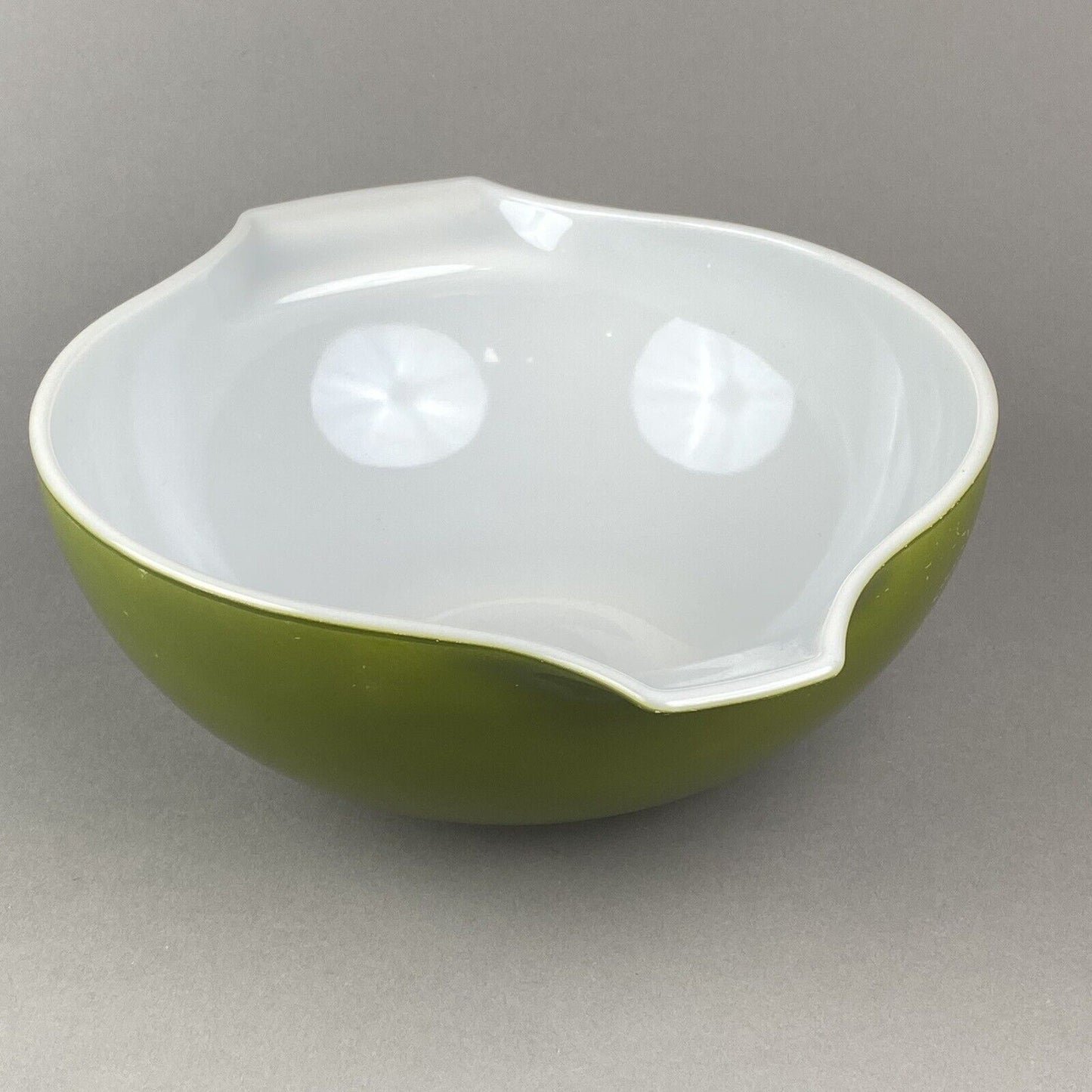 Vintage PYREX 4 Qt #444 Verde Green Cinderella Mixing Bowl