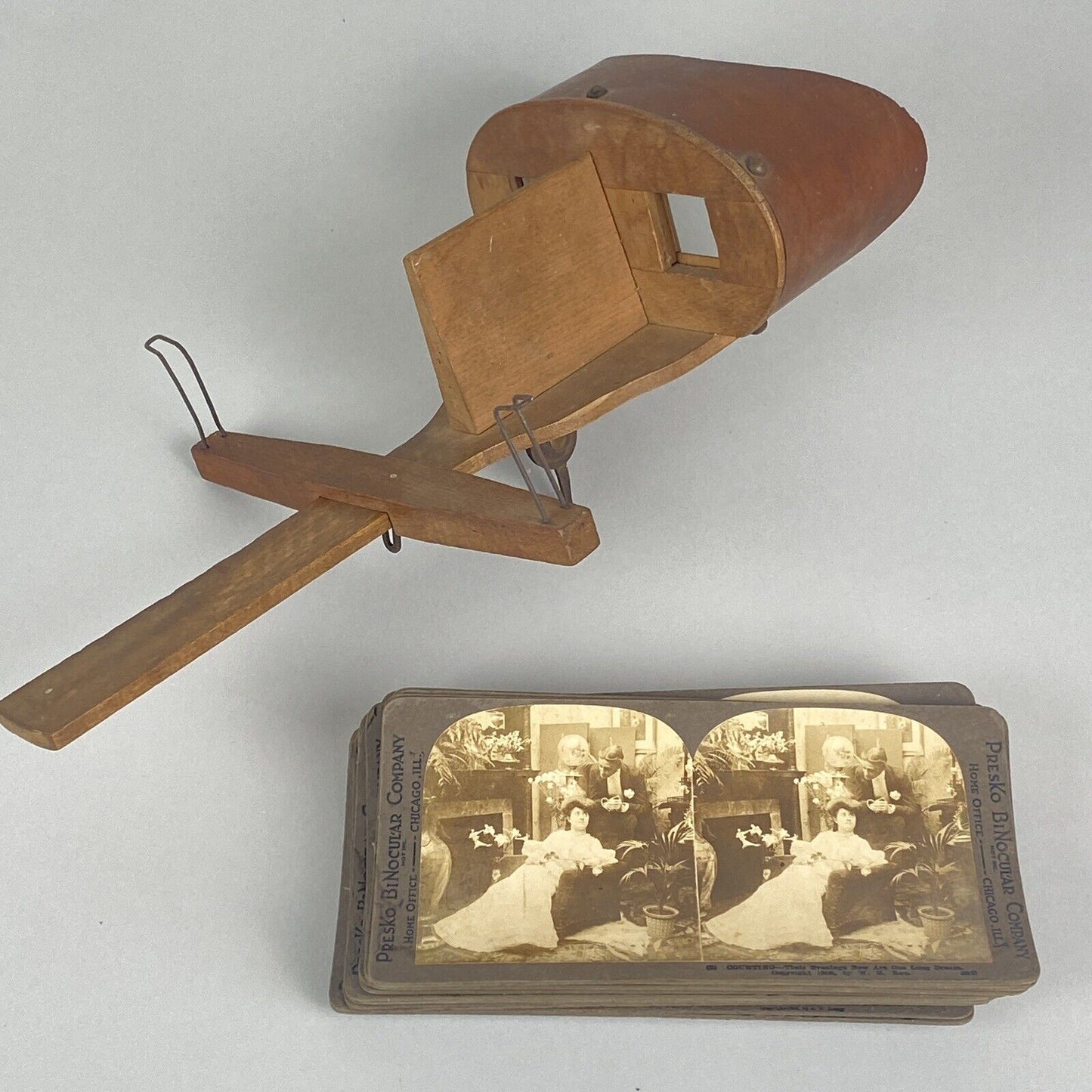 Presko Binocular Co. Stereoview Picture Cards lot of 17 Victorian, with Viewer