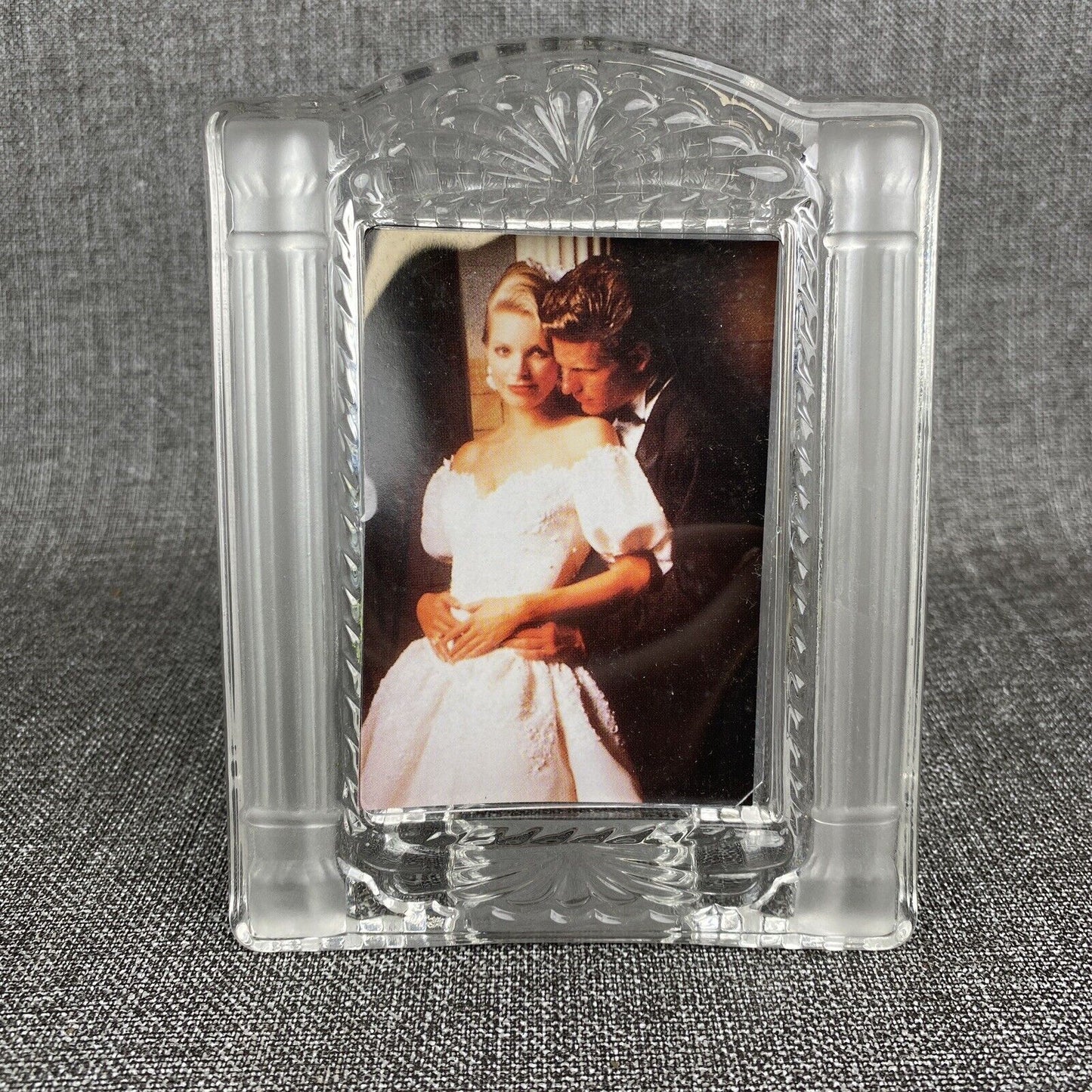 Mikasa Cotillion Frost 5" x 6" Picture Frame