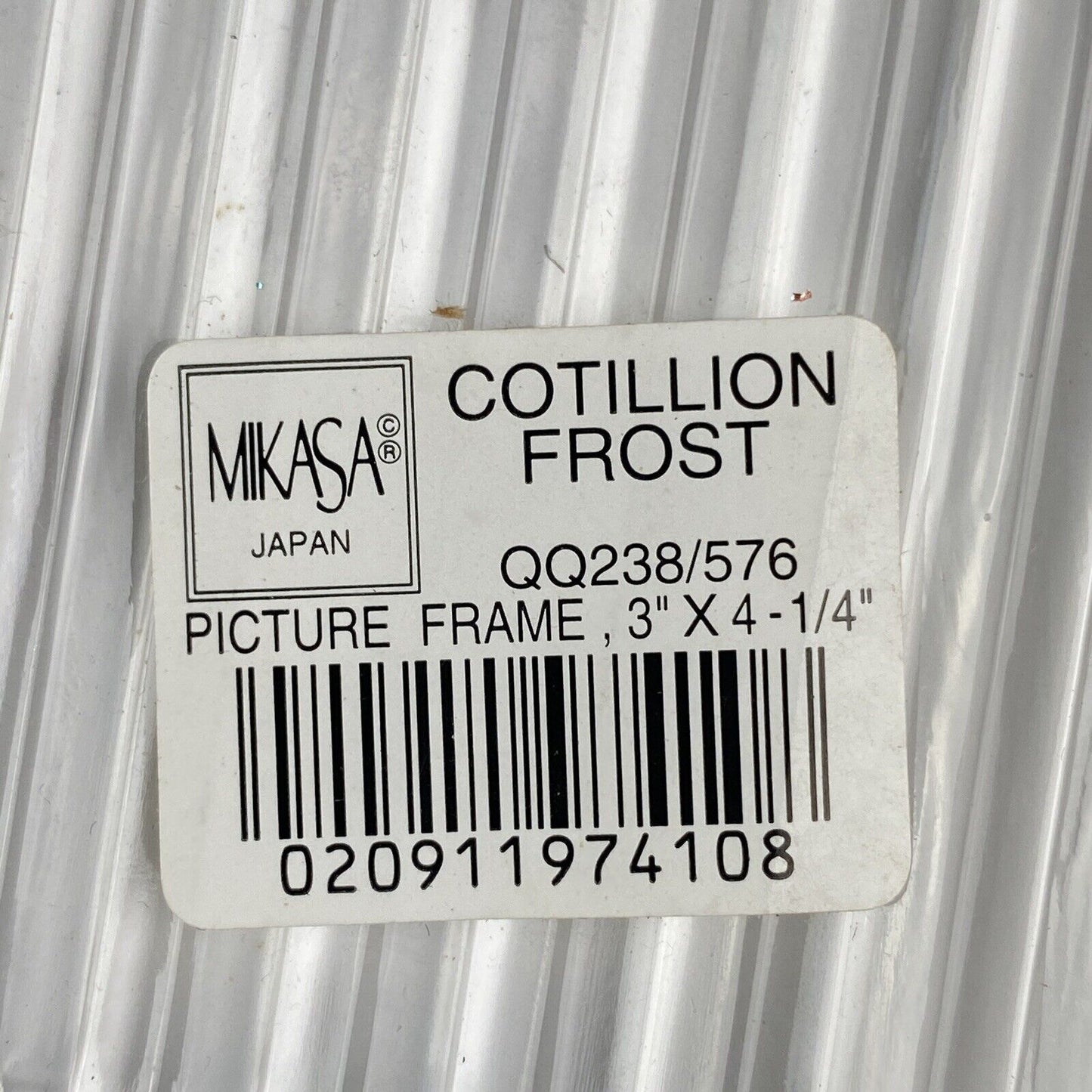 Mikasa Cotillion Frost 5" x 6" Picture Frame