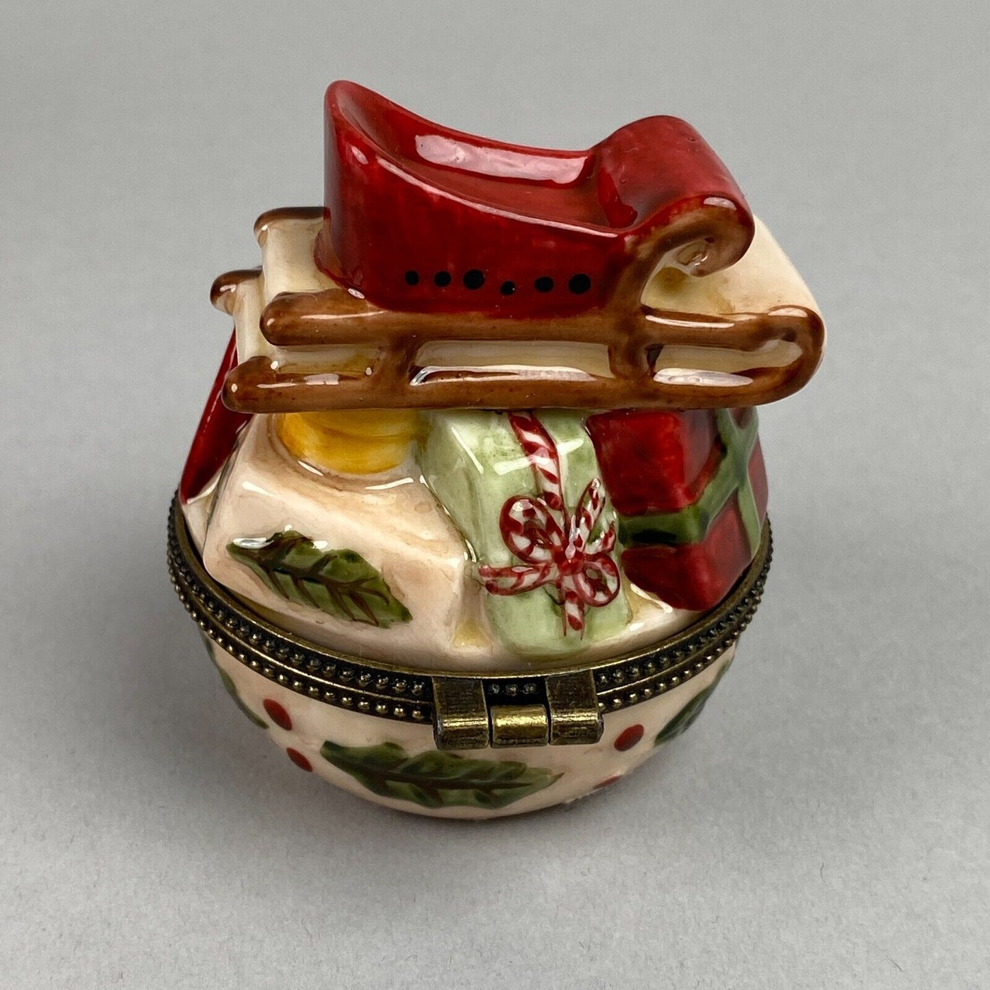 Villeroy & Boch Christmas Presents and Santa's Sleigh Trinket Box