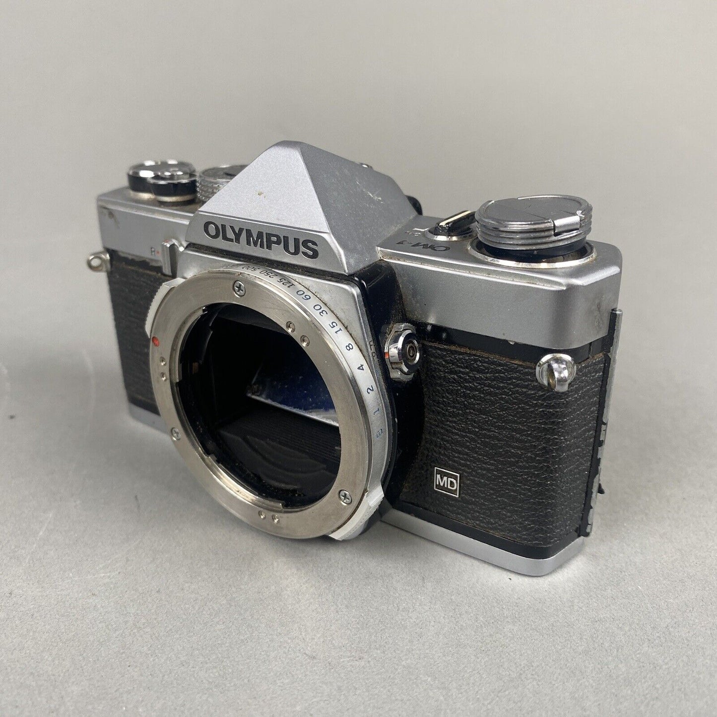 Olympus OM-1 35mm film camera- tested and working