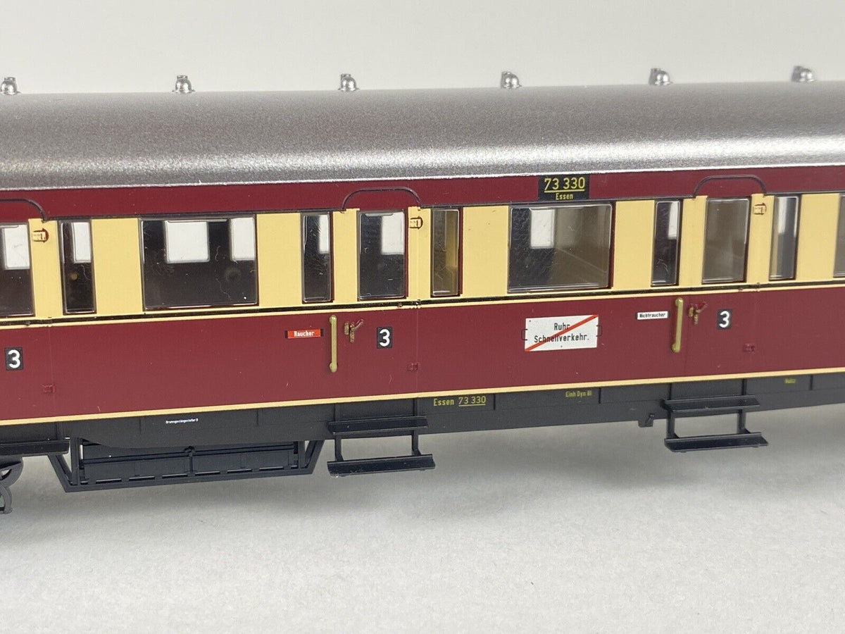 Marklin AC Nr. 43108 HO Scale Ruhr Express Service Commuter Passenger Car Set