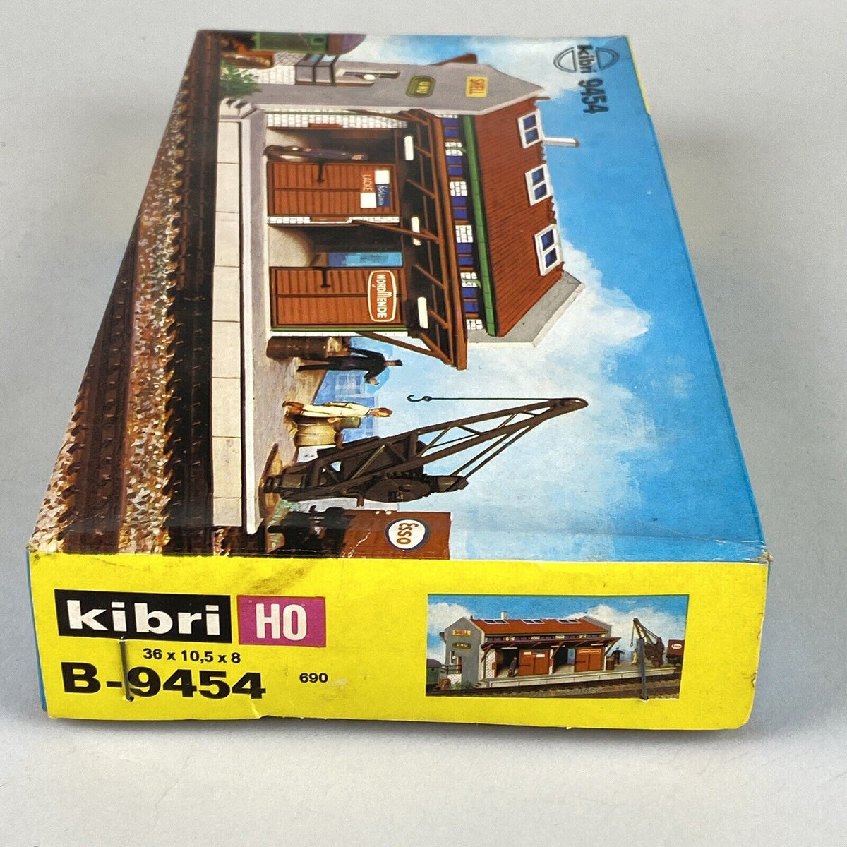 Vintage Kibri HO scale B-9454 Railroad Shed with Crane Model Train Building