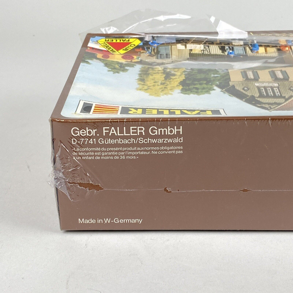 Faller HO scale B-107 Train Station/Freight Depot  Kit Model Railroad Building