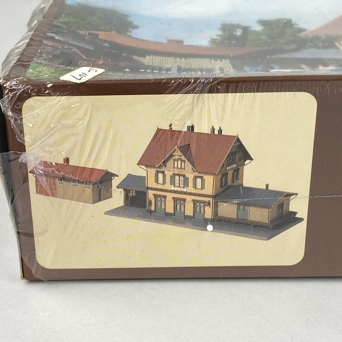 Faller HO scale B-107 Train Station/Freight Depot  Kit Model Railroad Building