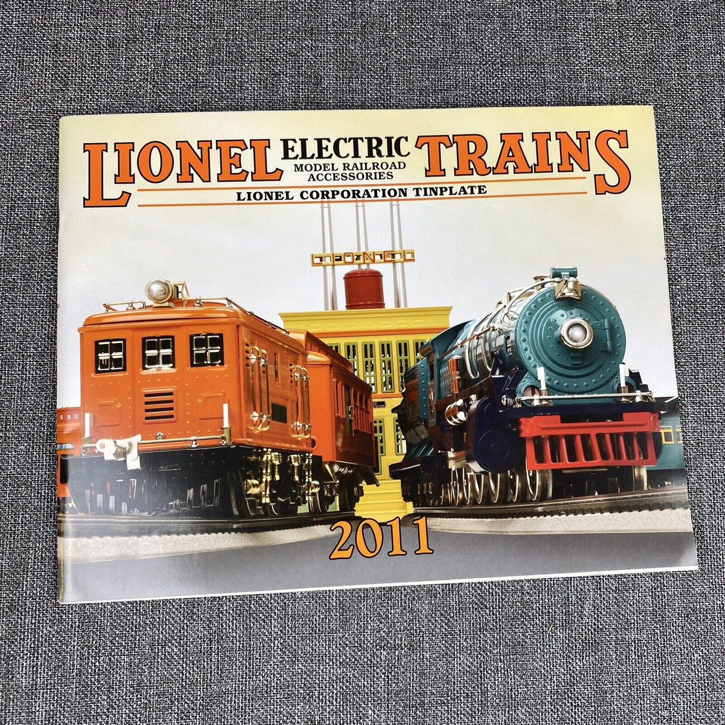 Lionel Electric Trains Tinplate Catalogs 2010 and 2011 Excellent