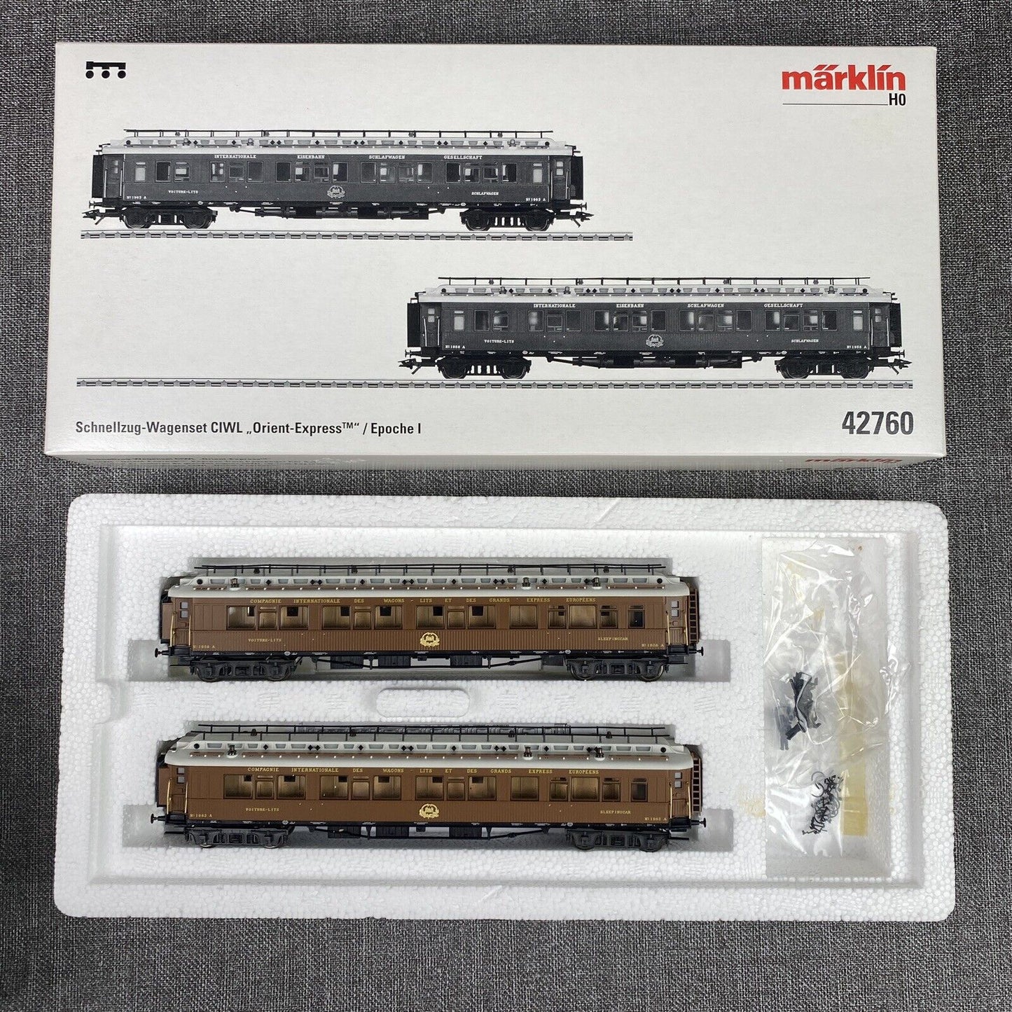 AC Märklin HO scale #42760 CarTrain Set Orient Express Ciwl  Sleeping Cars