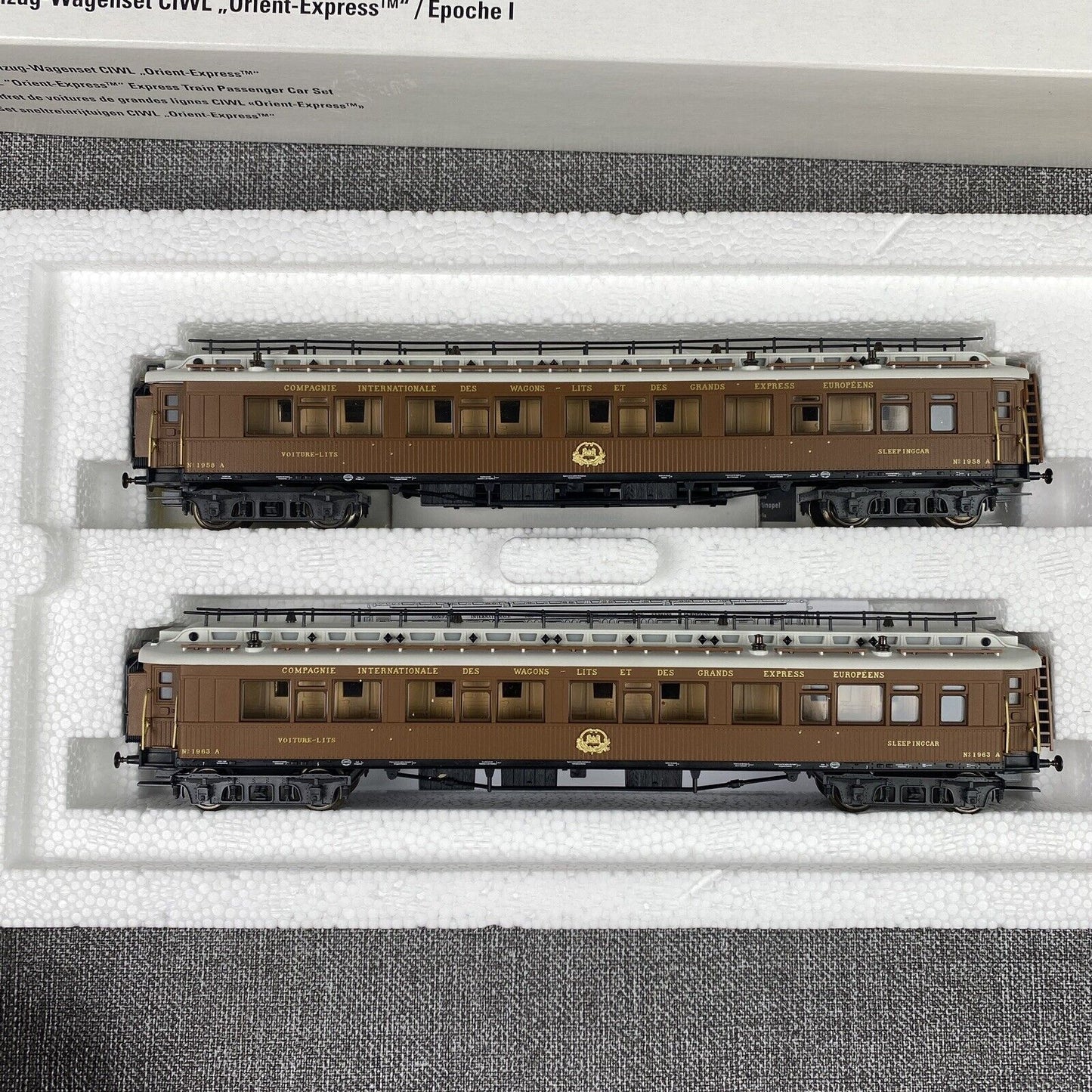 AC Märklin HO scale #42760 CarTrain Set Orient Express Ciwl  Sleeping Cars