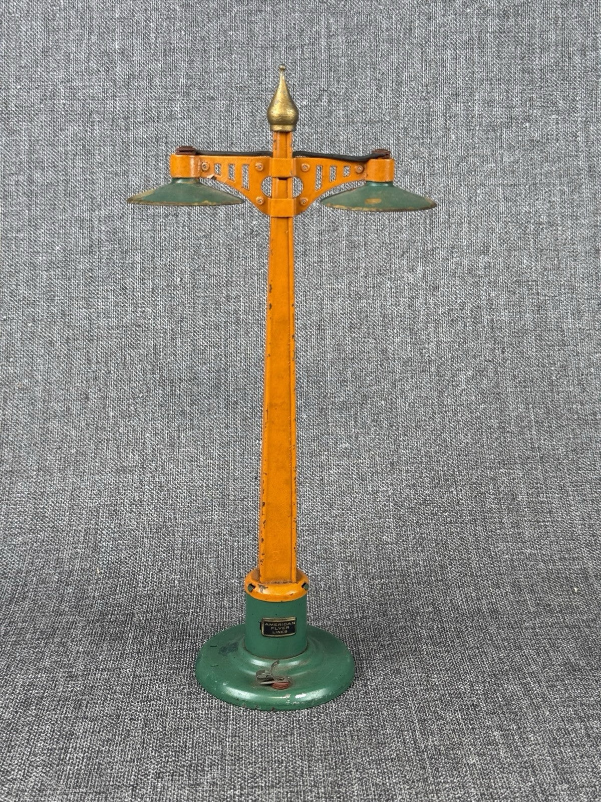 American Flyer 2210 Vintage Tinplate Double Lamp Post