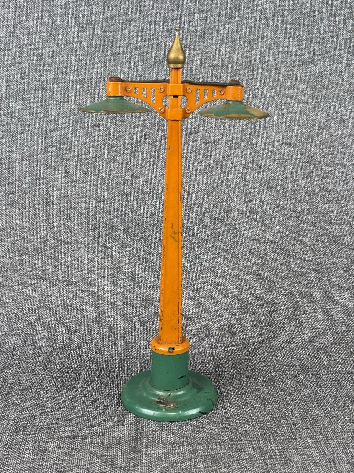 American Flyer 2210 Vintage Tinplate Double Lamp Post