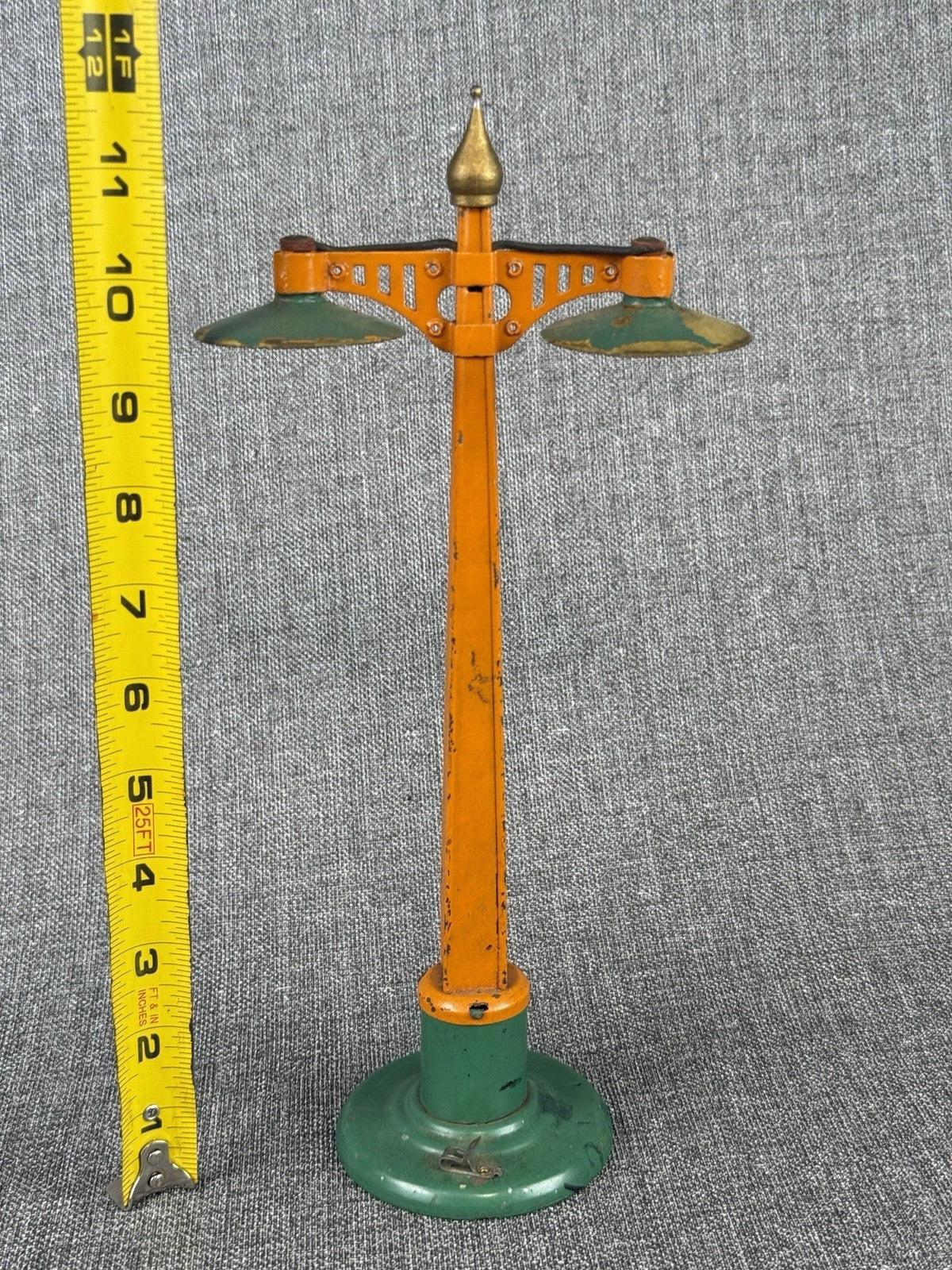 American Flyer 2210 Vintage Tinplate Double Lamp Post