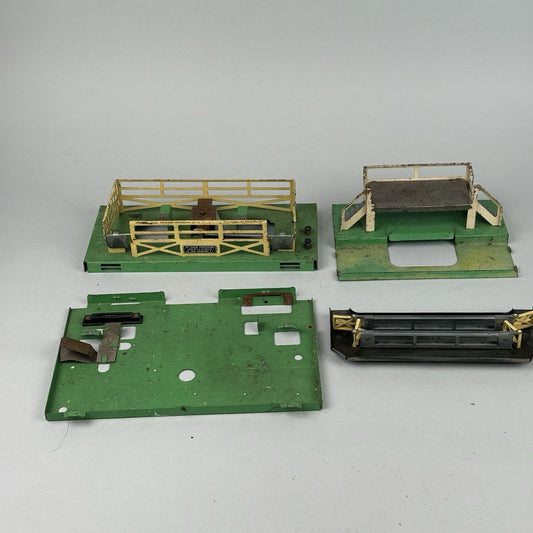 Lionel, O Gauge, 3656 Operating Cattle Ramp for parts - untested