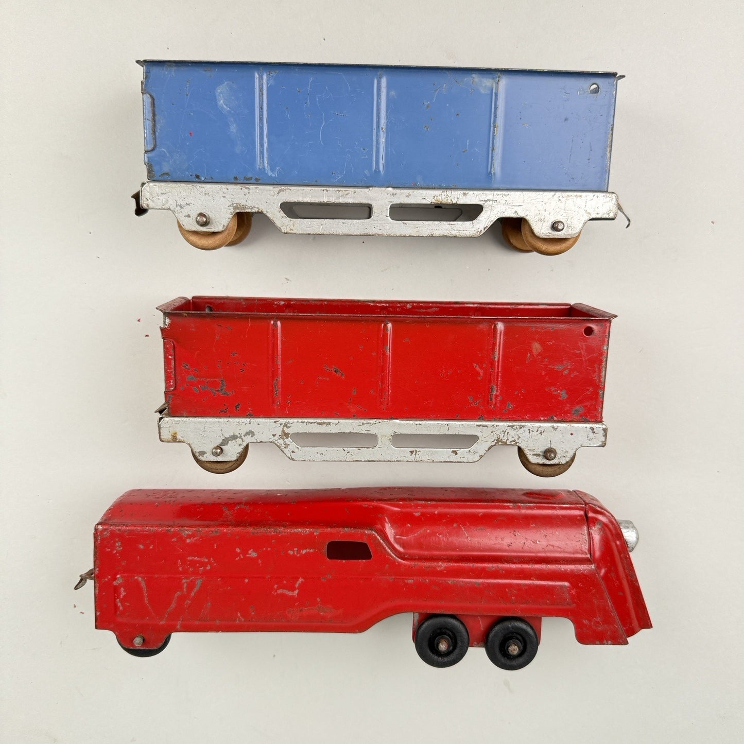 Marx Lumar Lines Art Deco Pressed Steel Train Engine & 2 Gondolas W/ Wood Wheels