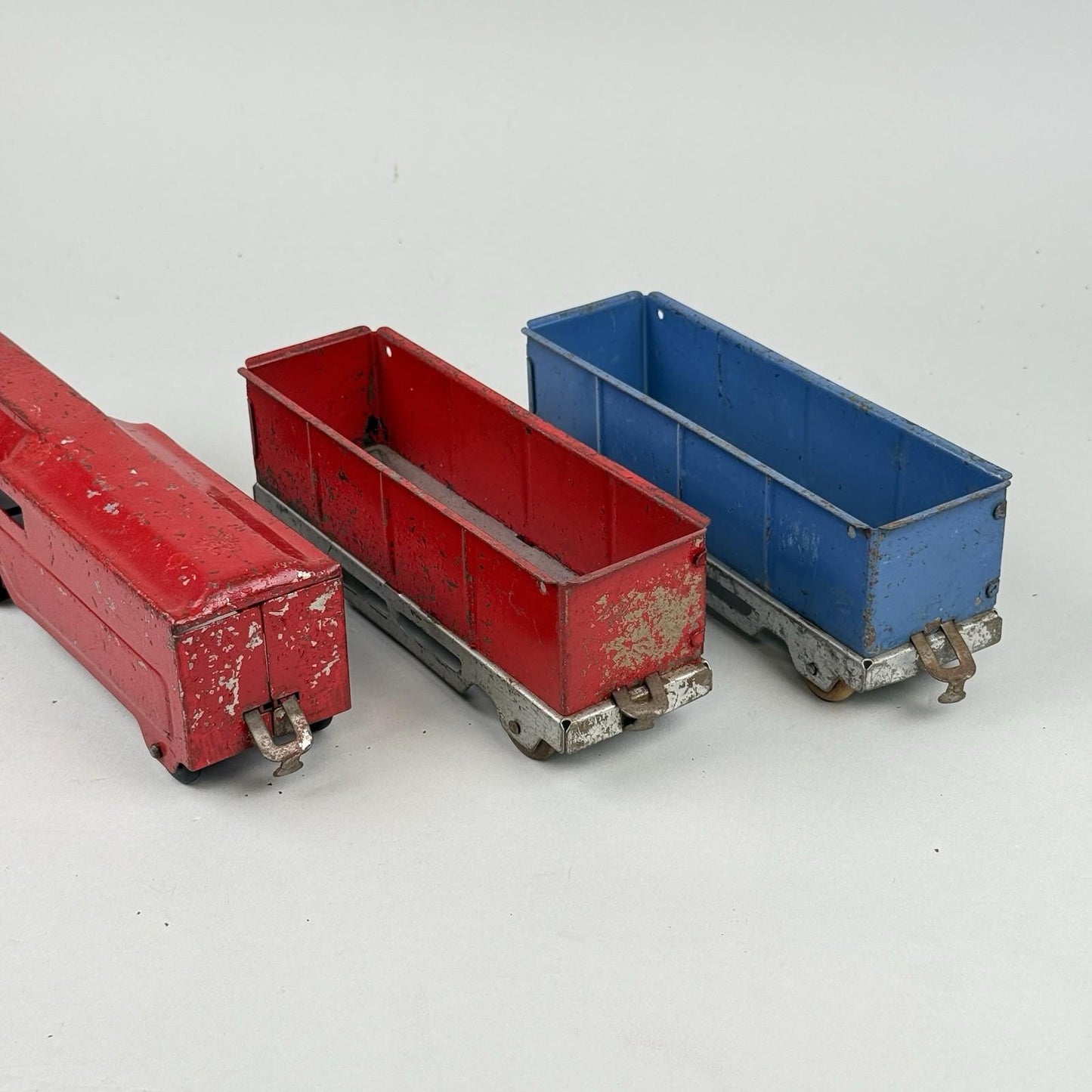 Marx Lumar Lines Art Deco Pressed Steel Train Engine & 2 Gondolas W/ Wood Wheels