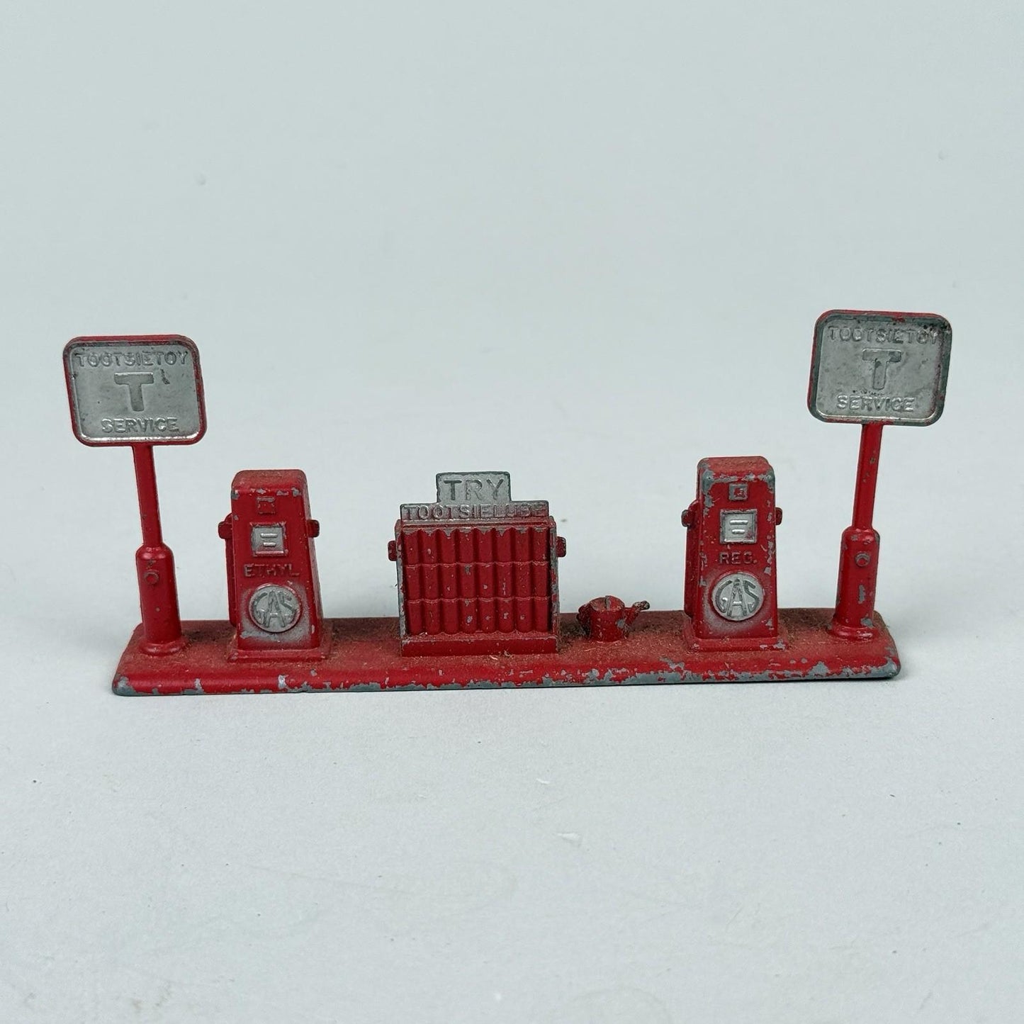 Vintage Tootsie Toy Service Station and Car Lift