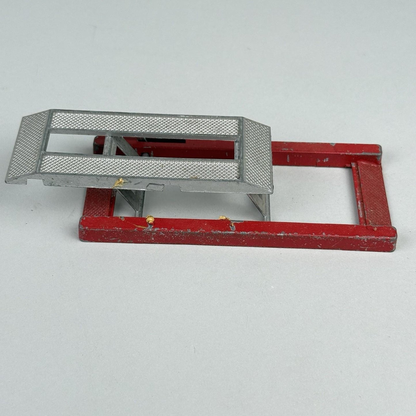 Vintage Tootsie Toy Service Station and Car Lift