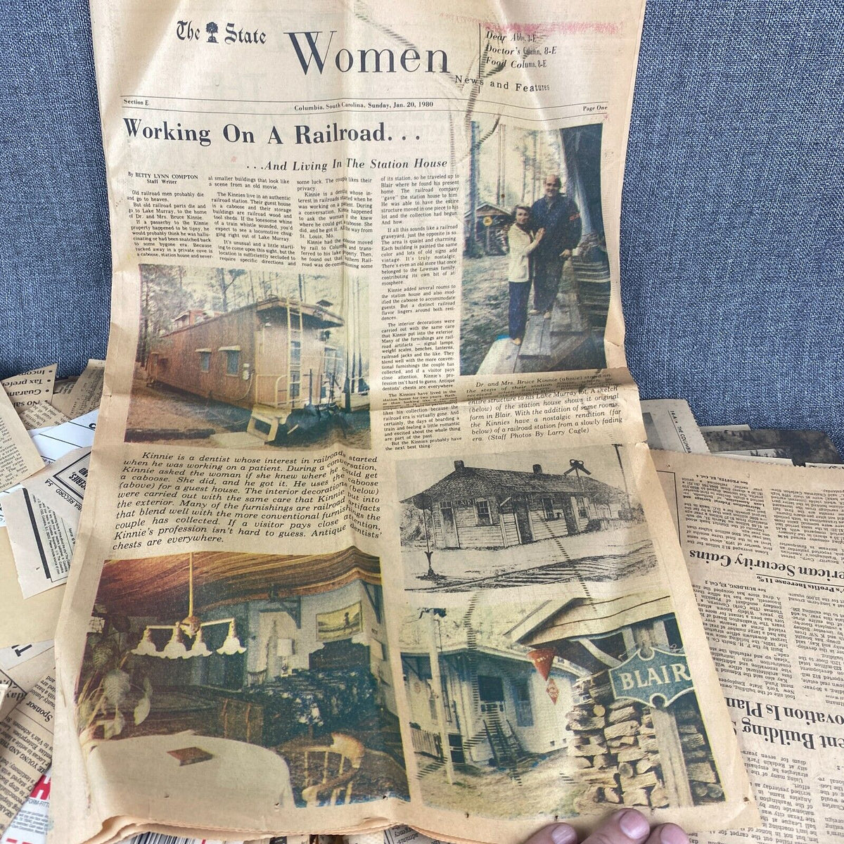 Train Wrecks , History , Newspaper and Newspaper Clippings 1970-80s , News 11 Lb