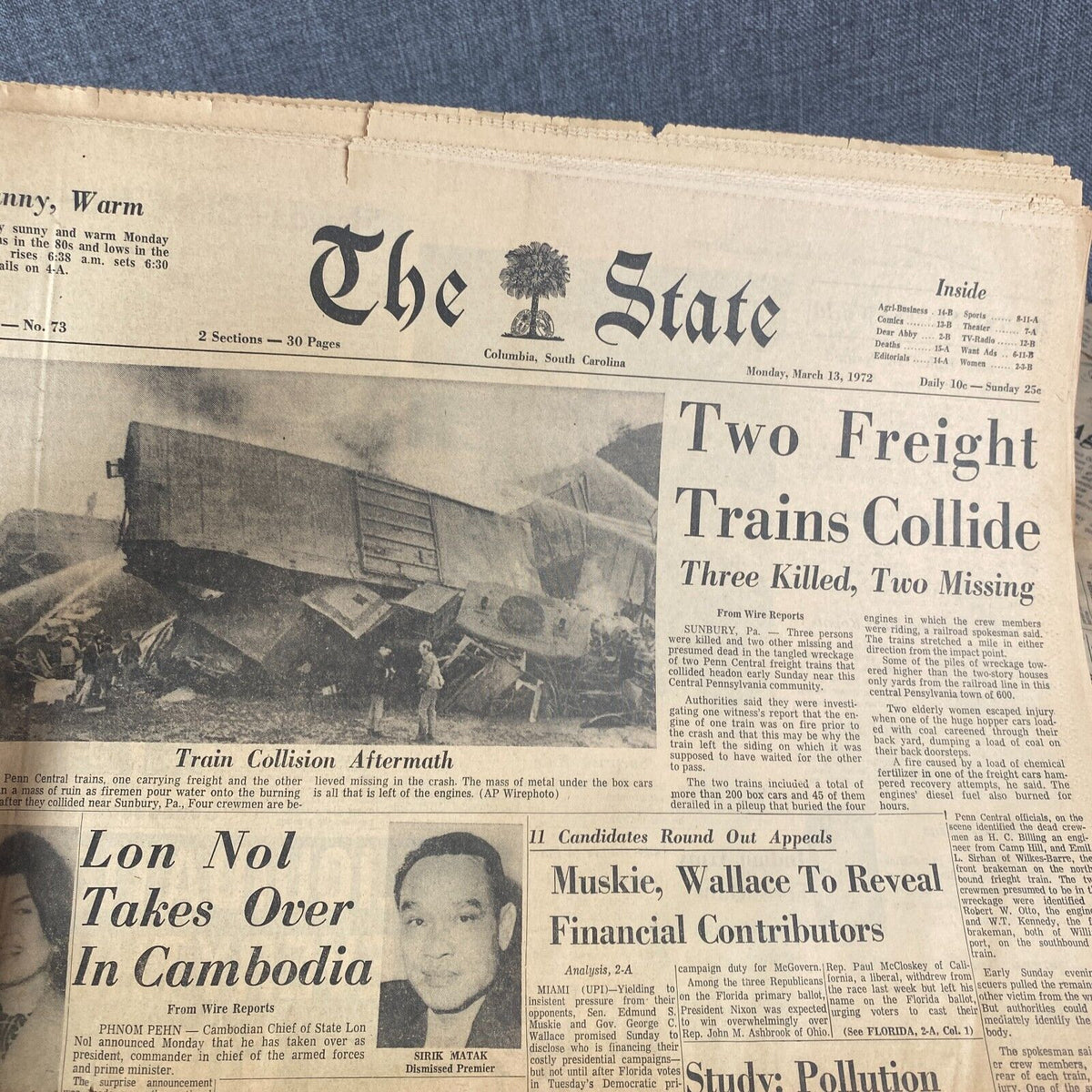 Train Wrecks , History , Newspaper and Newspaper Clippings 1970-80s , News 11 Lb