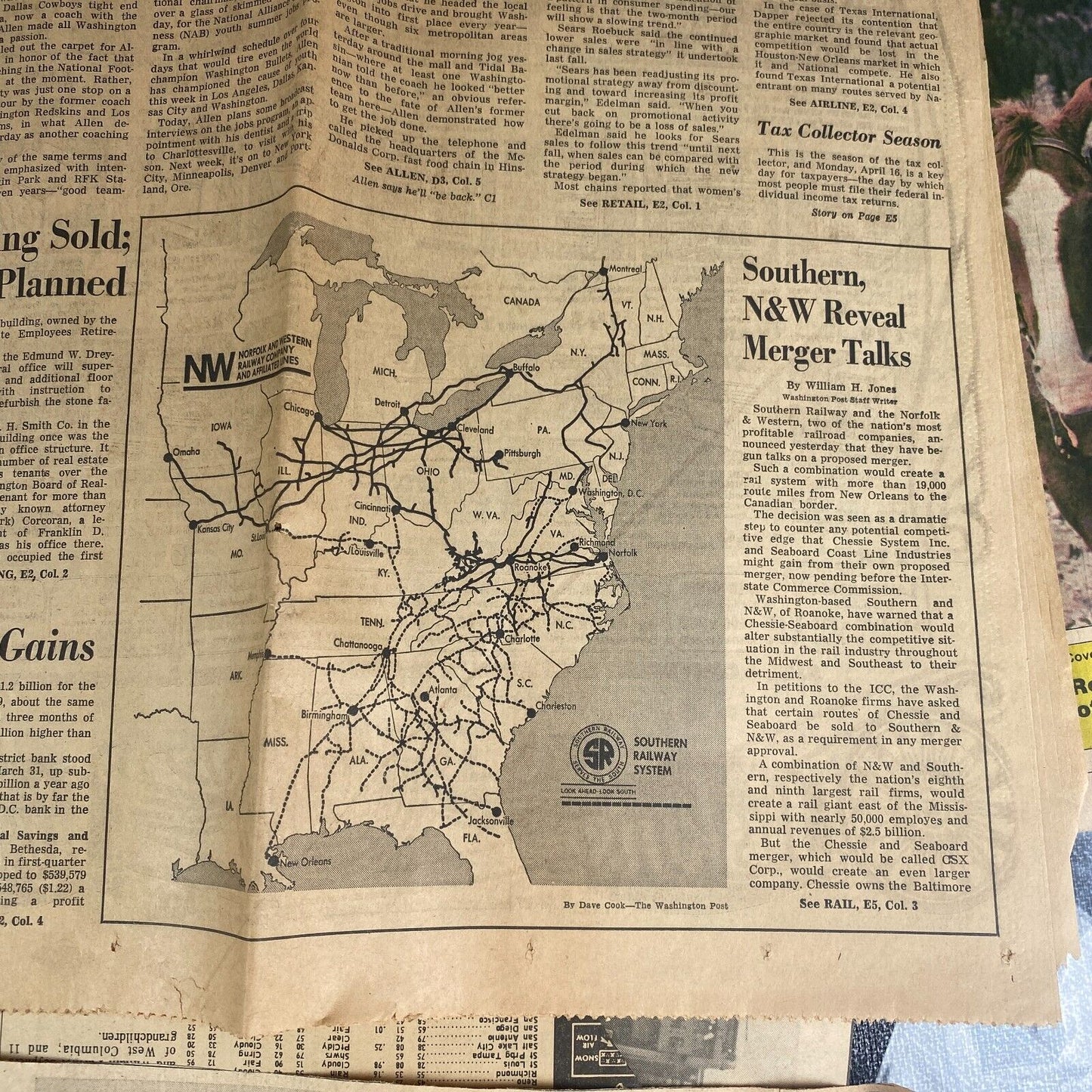 Train Wrecks , History , Newspaper and Newspaper Clippings 1970-80s , News 11 Lb