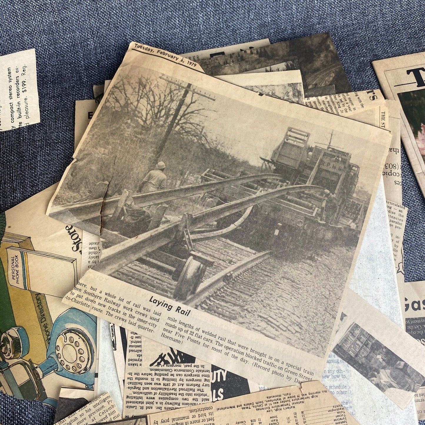 Train Wrecks , History , Newspaper and Newspaper Clippings 1970-80s , News 11 Lb