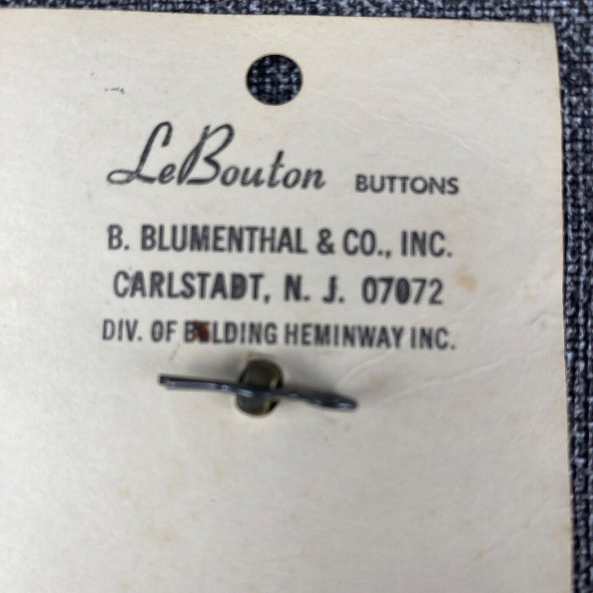 Le Bouton B. Blumenthal & Co. Gold Color Button Original Card 763 22MM 7/8"