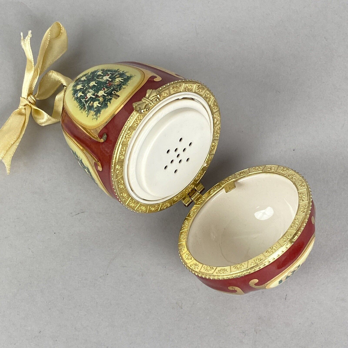 Hinged Egg Trinket Box Christmas Ornament Christmas Tree Valerie Parr Hill EUC