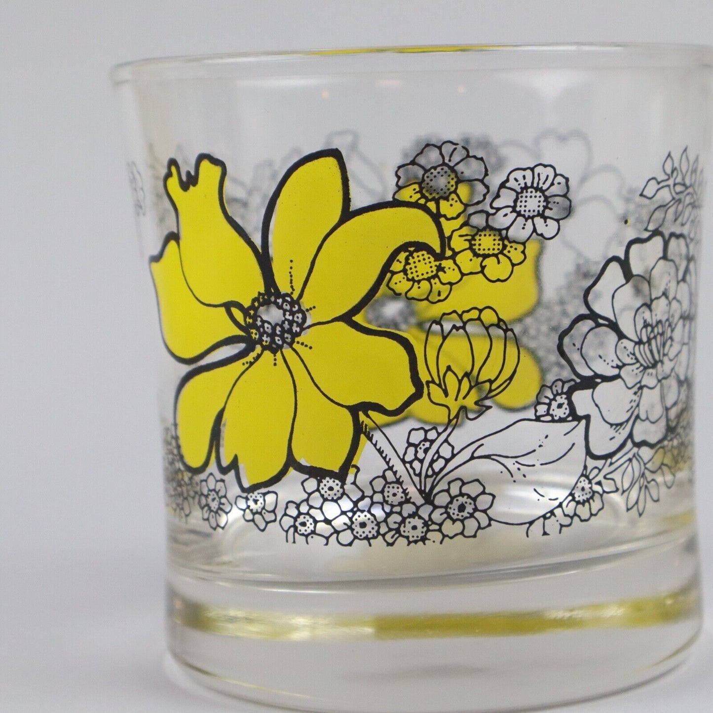 Set of 4 Drinking Glasses with Yellow Flowers