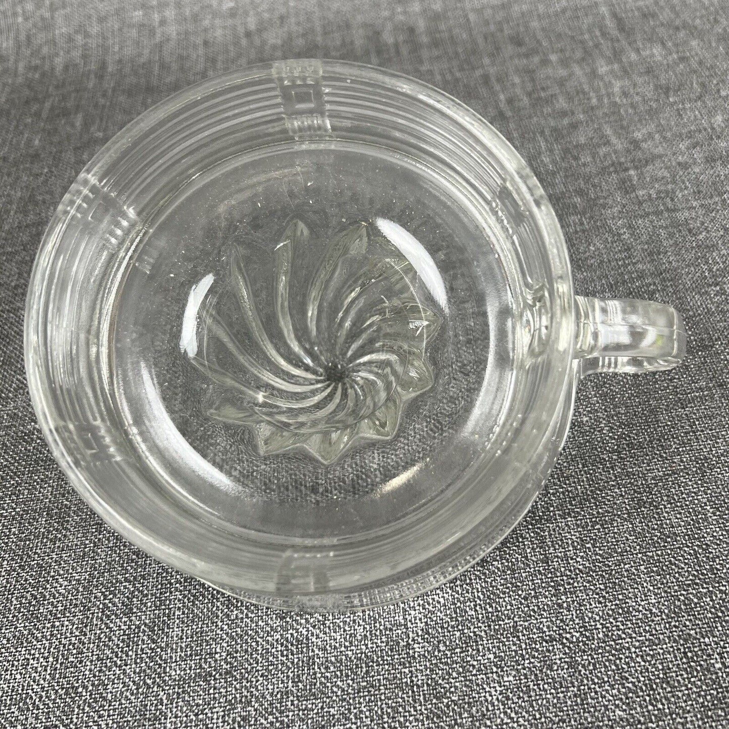 Vintage Glass Juice/ Citrus Lemon Reamer Juicer Kitchen